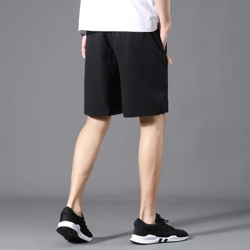 Schwarze Tennisshorts