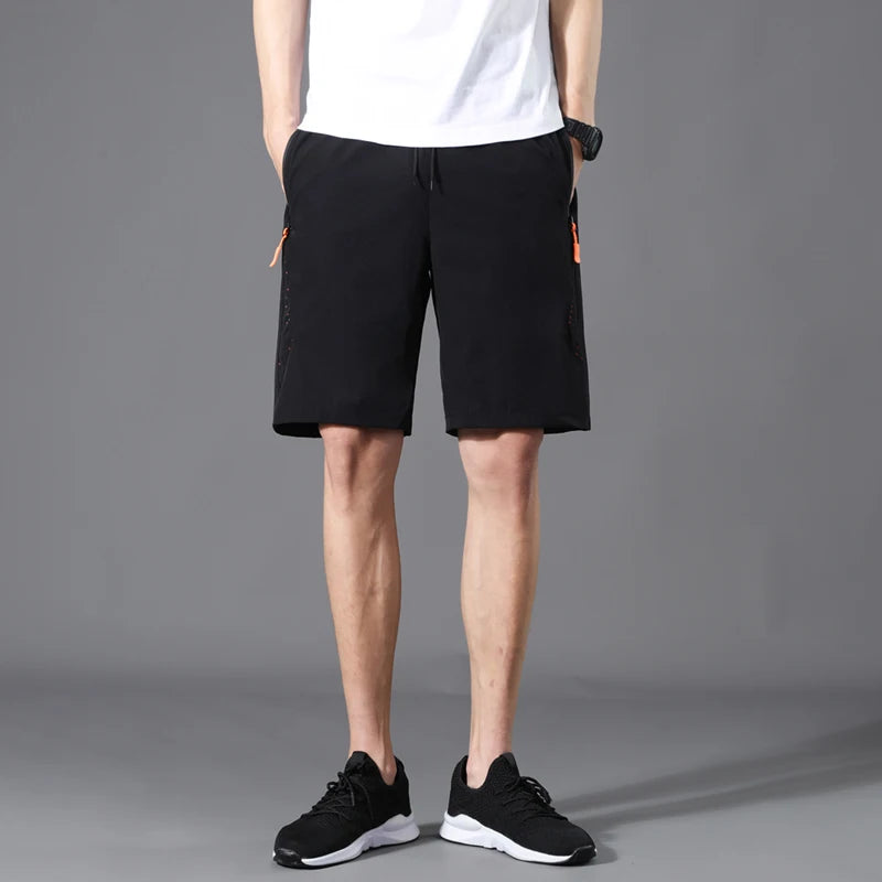 Schwarze Tennisshorts